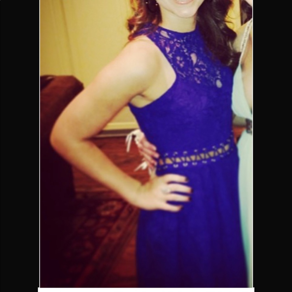 💙Lovely blue lace dress 👗 size 2